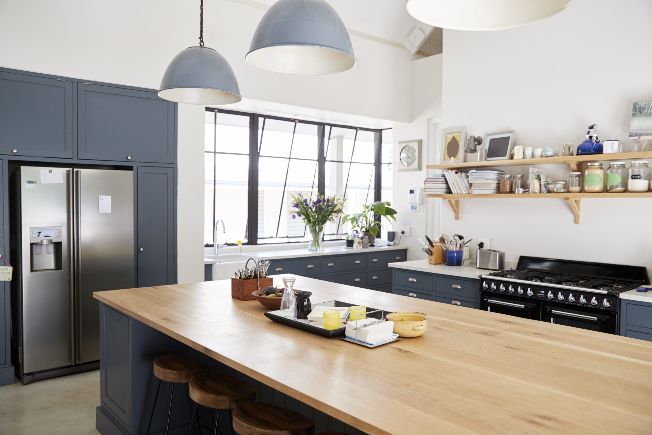 kitchen-island-in-a-large-family-kitchen